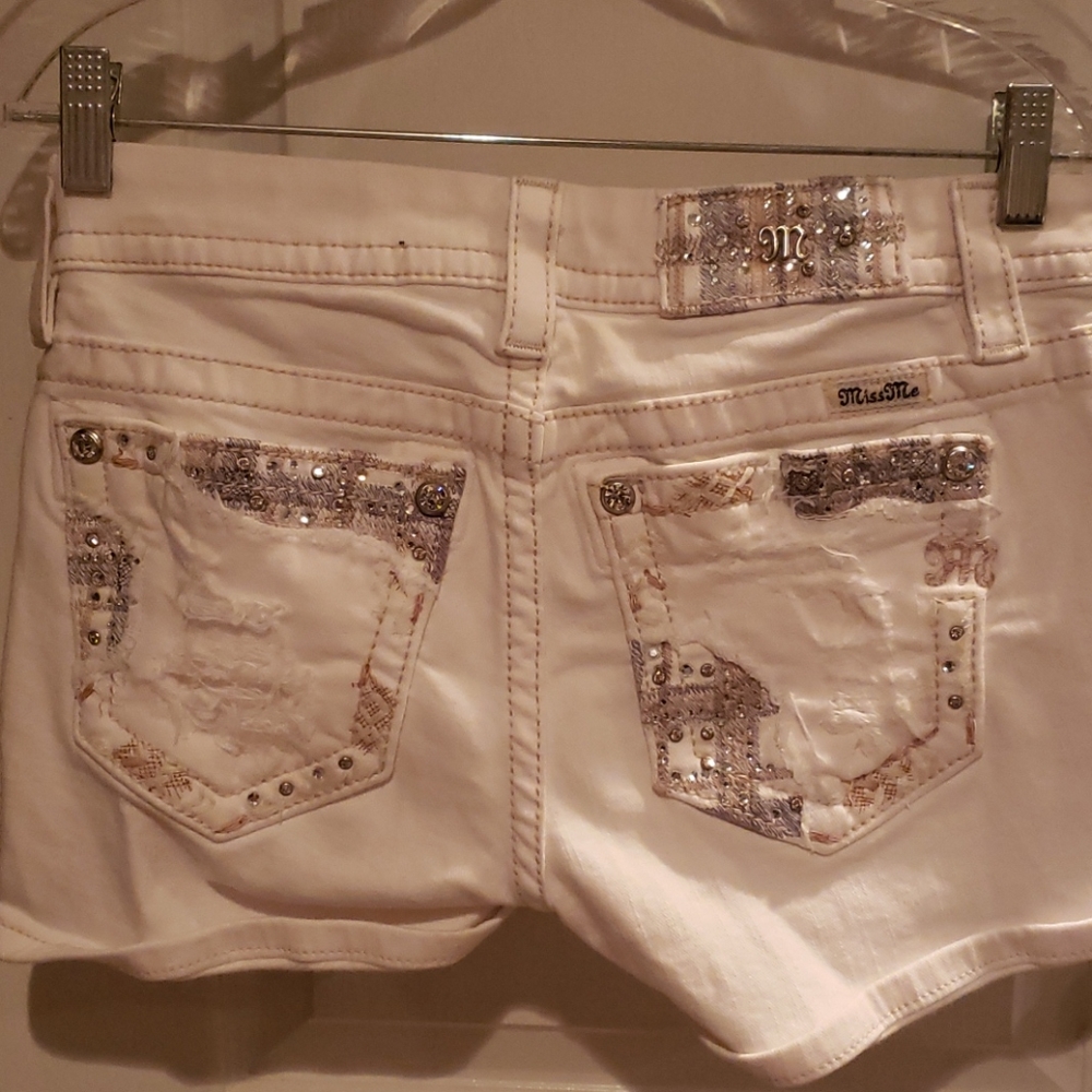 MissMe Mid Rise Easy Shorts - Picture 3 of 5